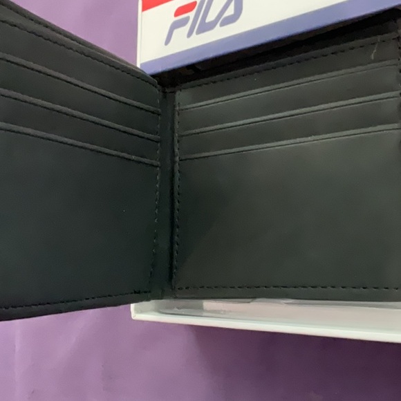 NIB Men’s FILA Bifold Wallet With Removable Card Holder - Picture 3 of 5